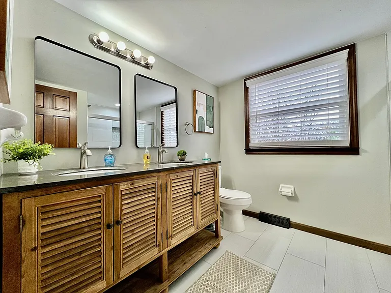 7033 Willowood Dr — Photo 9