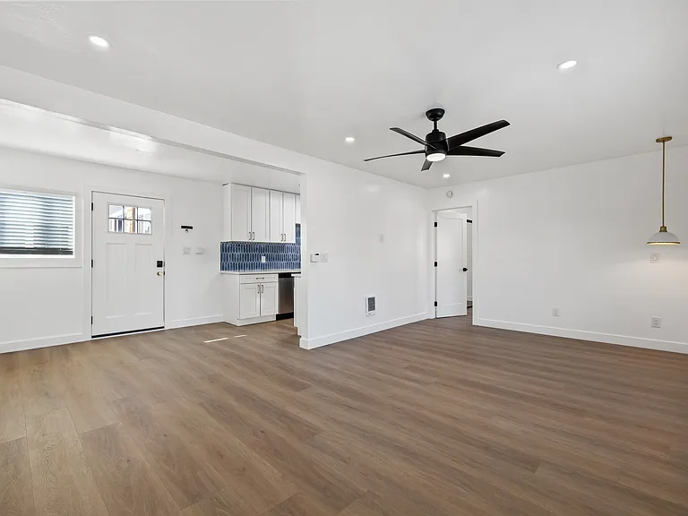 1221 Vega St — Photo 6