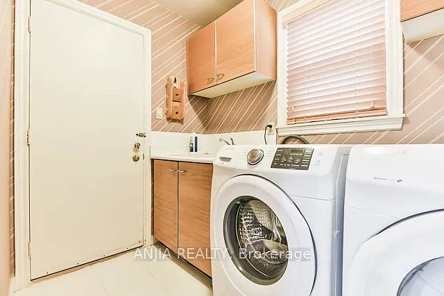 11 Berkeley Ct — Photo 17