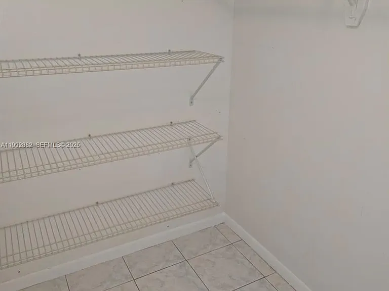 320 NE 12th Ave #703 — Photo 24