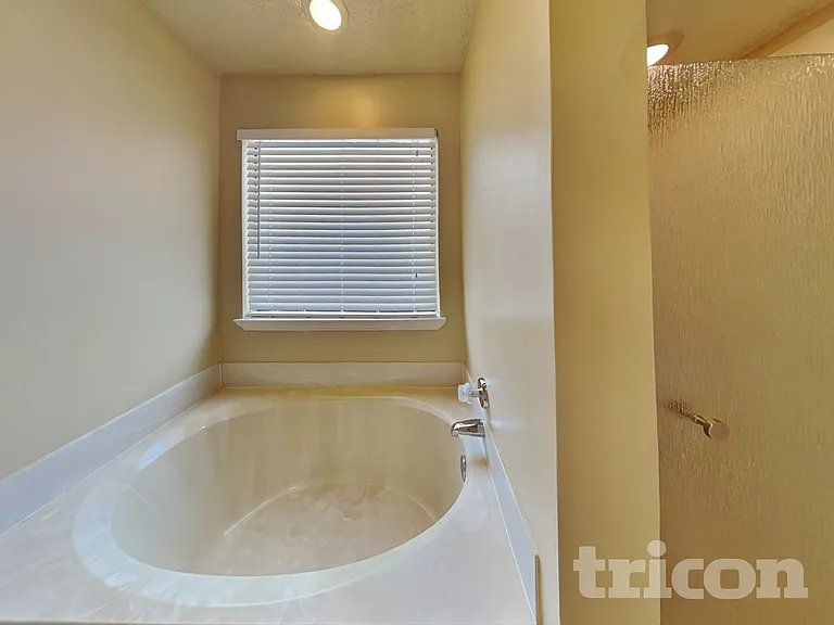 1715 Cordova Dr — Photo 10