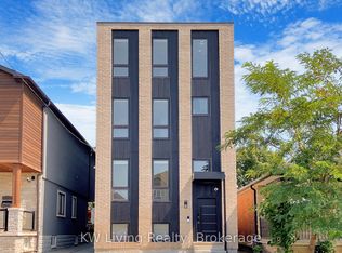 33 Kirknewton Rd #PENTHOUSE, Toronto, ON M6E 3X9