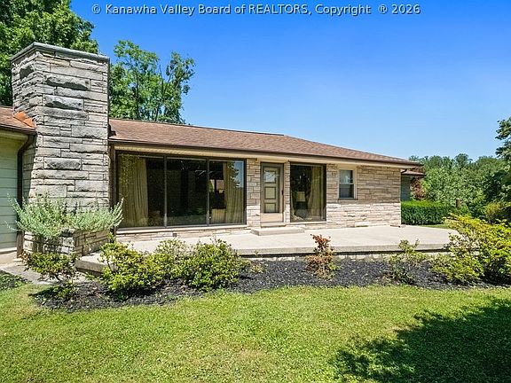 2nd image of 315 Dewey Dr