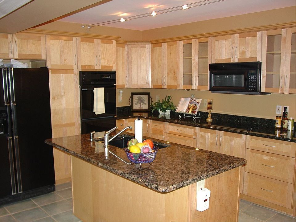 Fully renovated kitchen with granite ctops