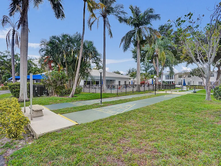6289 Bay Club Dr #3 — Photo 39