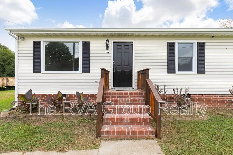3 bed, 1.5 bath, 1008 sqft, $1,995 — Photo 4
