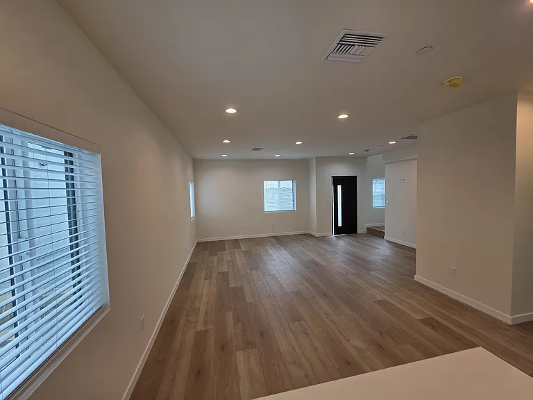 6746 Ben Ave — Photo 10