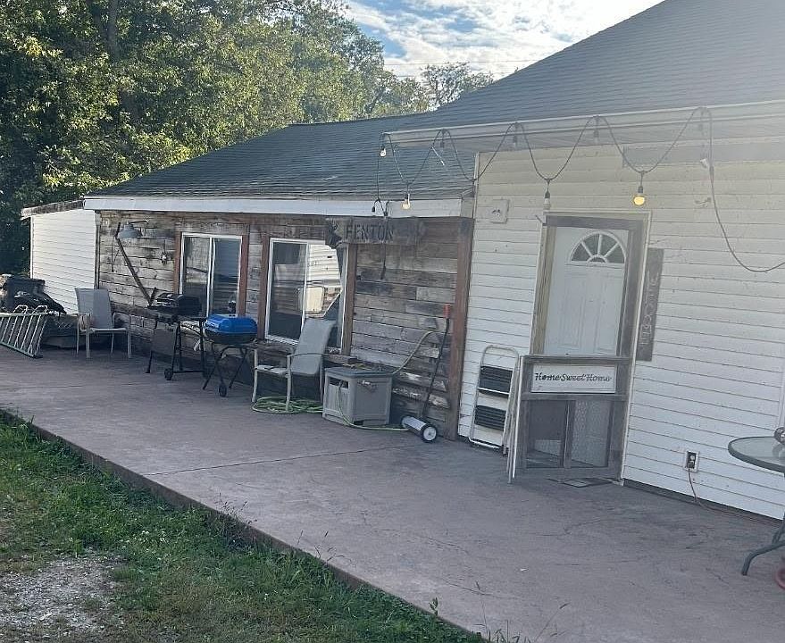 2nd image of 11475 Plank Rd