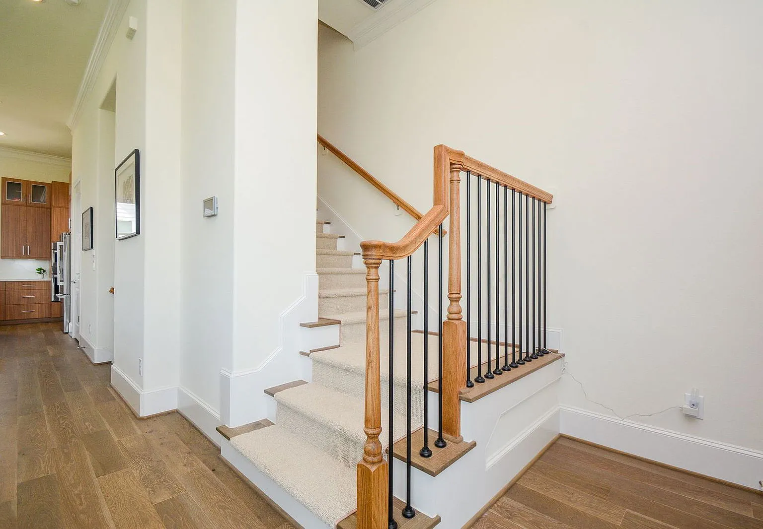 3 bed, 3.5 bath, 2490 sqft, $3,500 — Photo 4