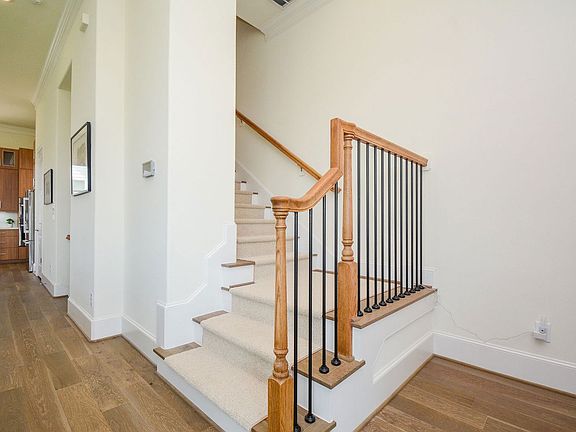 4th image of 8745 Park Kolbe Ln