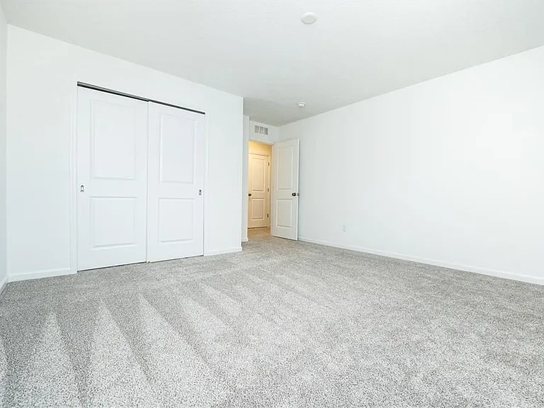 98 Brewster Dr — Photo 24