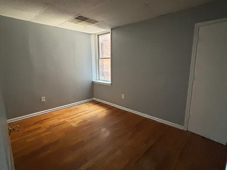 84 2nd St #2 — Photo 6