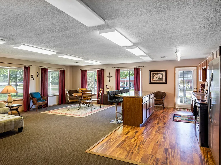 Ashford Apartments — Photo 16