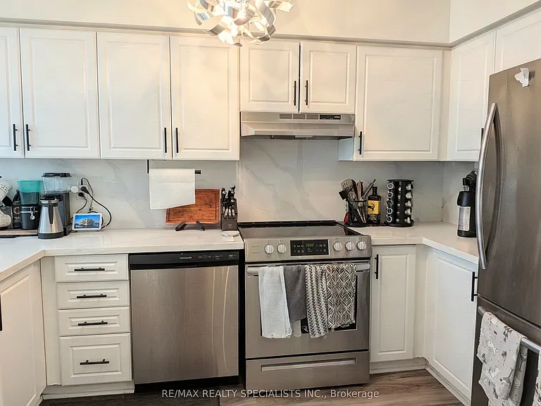 2110 Cleaver Ave #121 — Photo 4