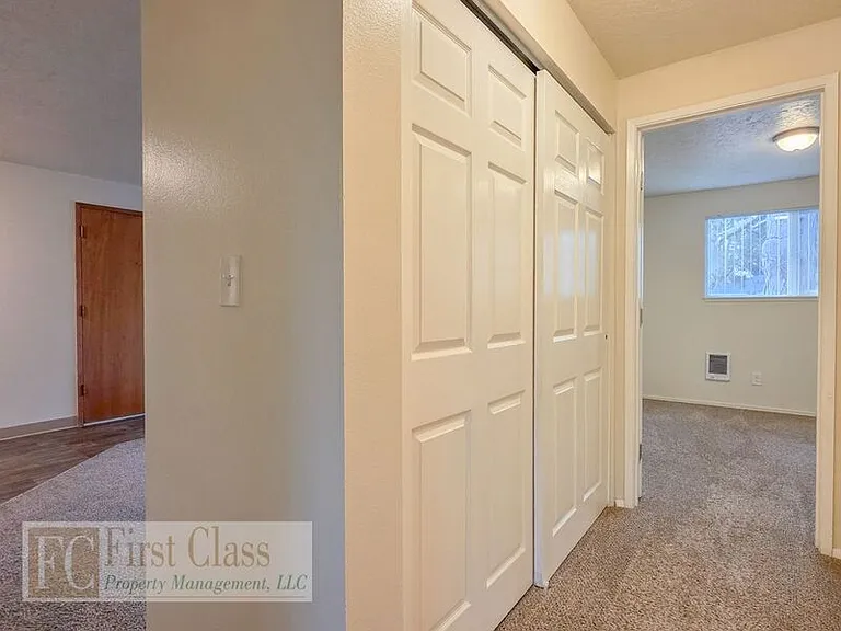 9555 SW Hall Blvd #17 — Photo 7