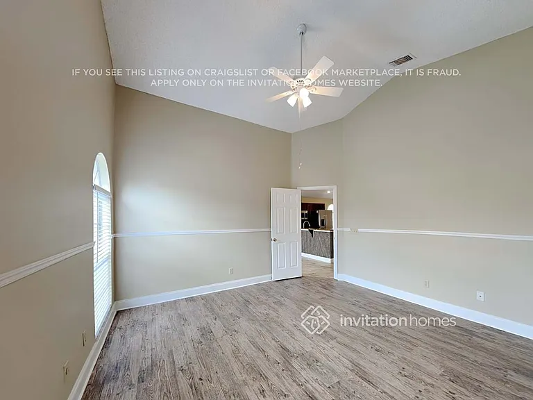 1039 Whittier Cir — Photo 9
