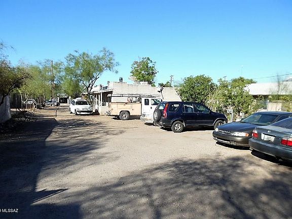 4th image of 2432-42 N Geronimo Ave