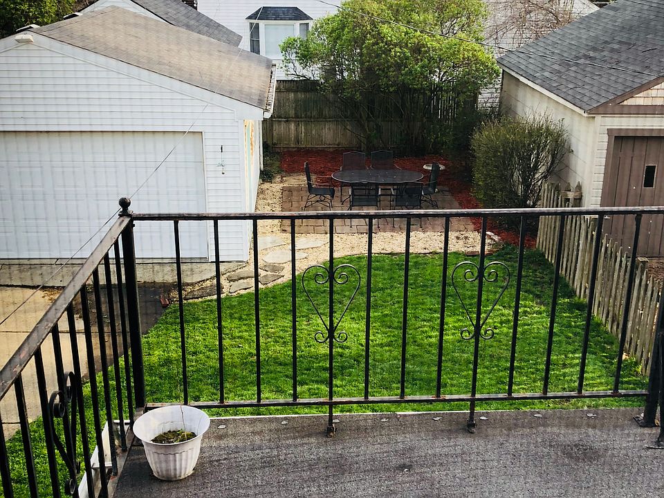 2nd image of 2041 Lochmoor Blvd