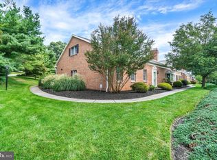 2042 Wyntre Brooke Dr S, York, PA 17403