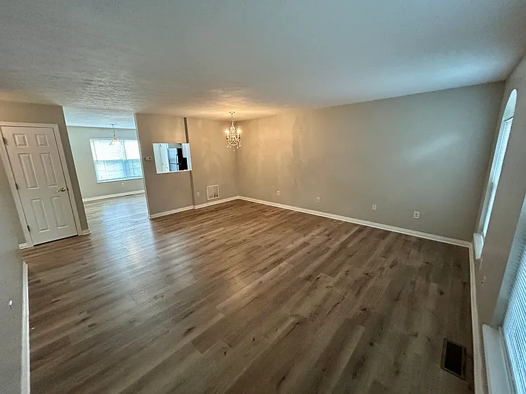 3039 Armory Dr — Photo 5
