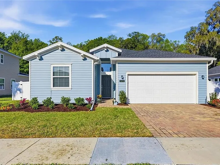 1632 NW 44th Court Rd — Photo 1