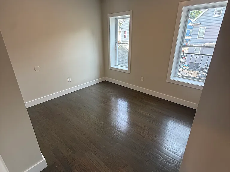 535 Hawthorne Ave #203C — Photo 3