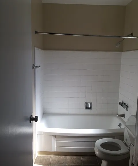Middlefield Apartments — Photo 4