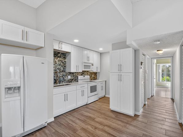 812 Sky Pine Way APT D3