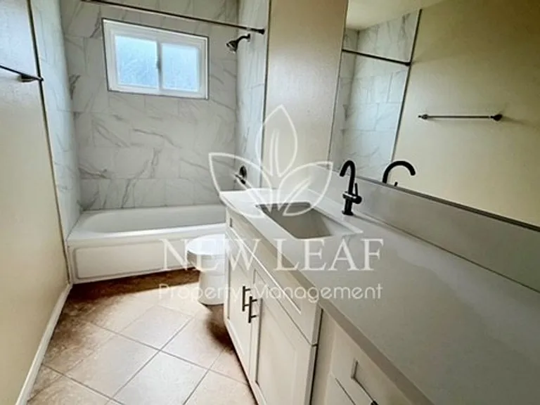 2714 W 9th St — Photo 19