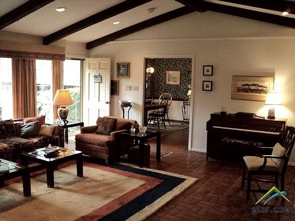4th image of 2100 Parkway Pl