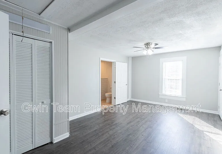 4715 S Lee St — Photo 20