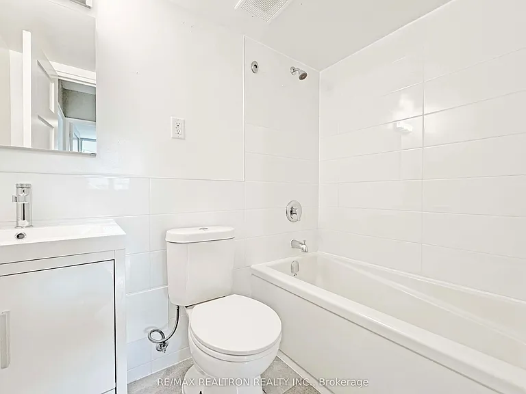 485 Huron St #406 — Photo 18