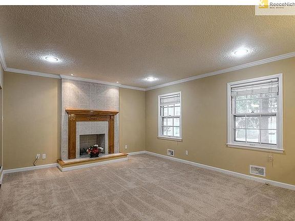 3rd image of 6216 Claremont Ave