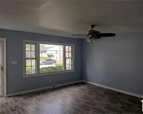 3 bed, $1,350 — Photo 3
