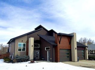 10522 S 101st Ave, Sexsmith, AB T0H3C0