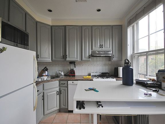 2nd image of 62 Charles St APT 4