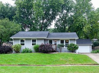 2904 77th St, Urbandale, IA 50322