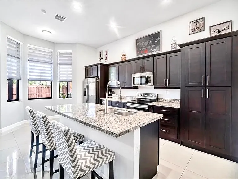 1920 SW 154th Ave — Photo 10