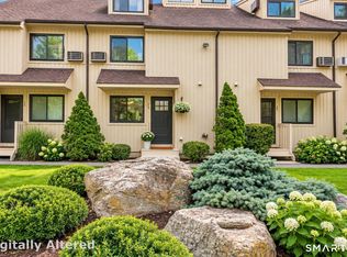 19 Woodway Rd APT 24, Stamford, CT 06907