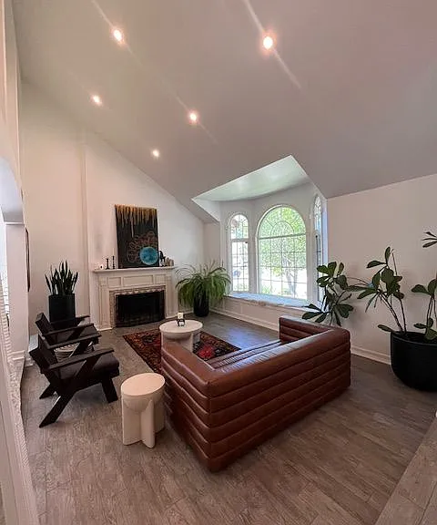 5728 Ridgebrook Dr — Photo 5
