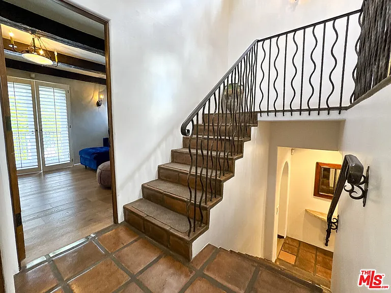 1407 N Beverly Dr — Photo 58