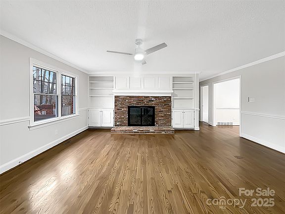 3rd image of 323 E Glen Eagles Rd