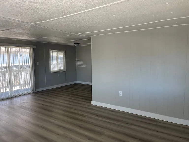 44099 D St — Photo 9