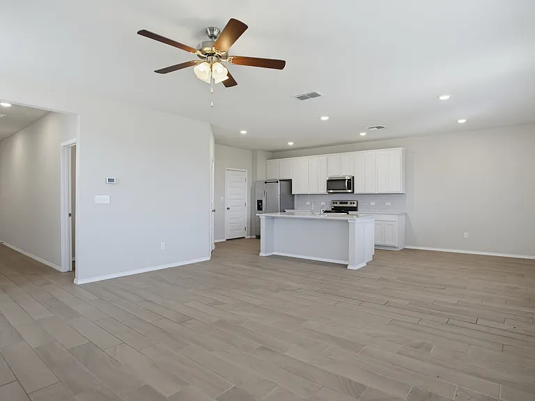 10803 Airmen Dr — Photo 4