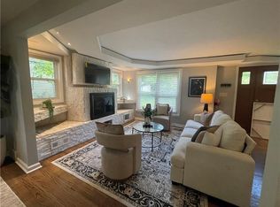 1074 Osage Dr, Pittsburgh, PA 15235