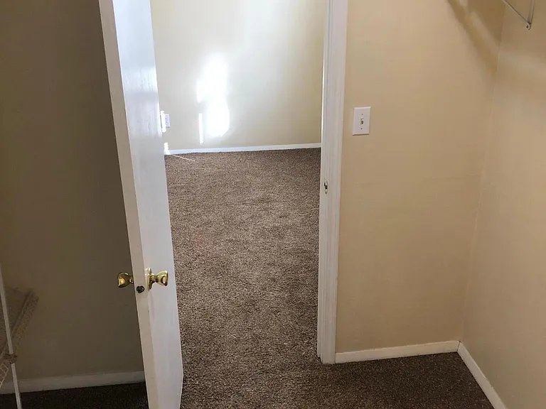 11408 Center Hill Ct — Photo 18