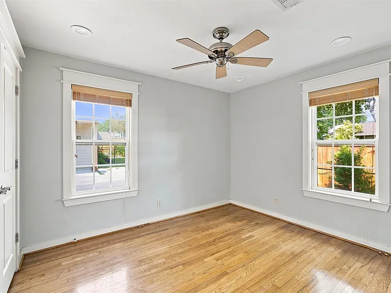 100 W 55th 1/2 St #A — Photo 12