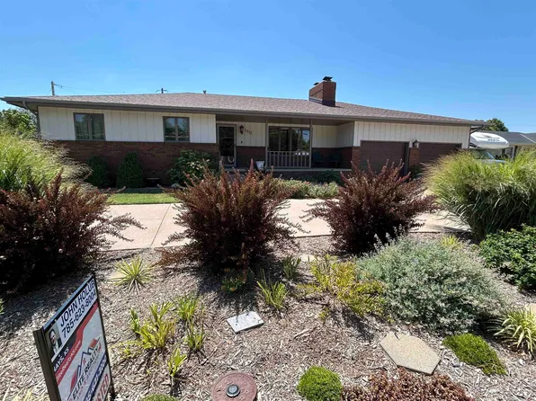 1812 E 25th St, Hays, KS 67601