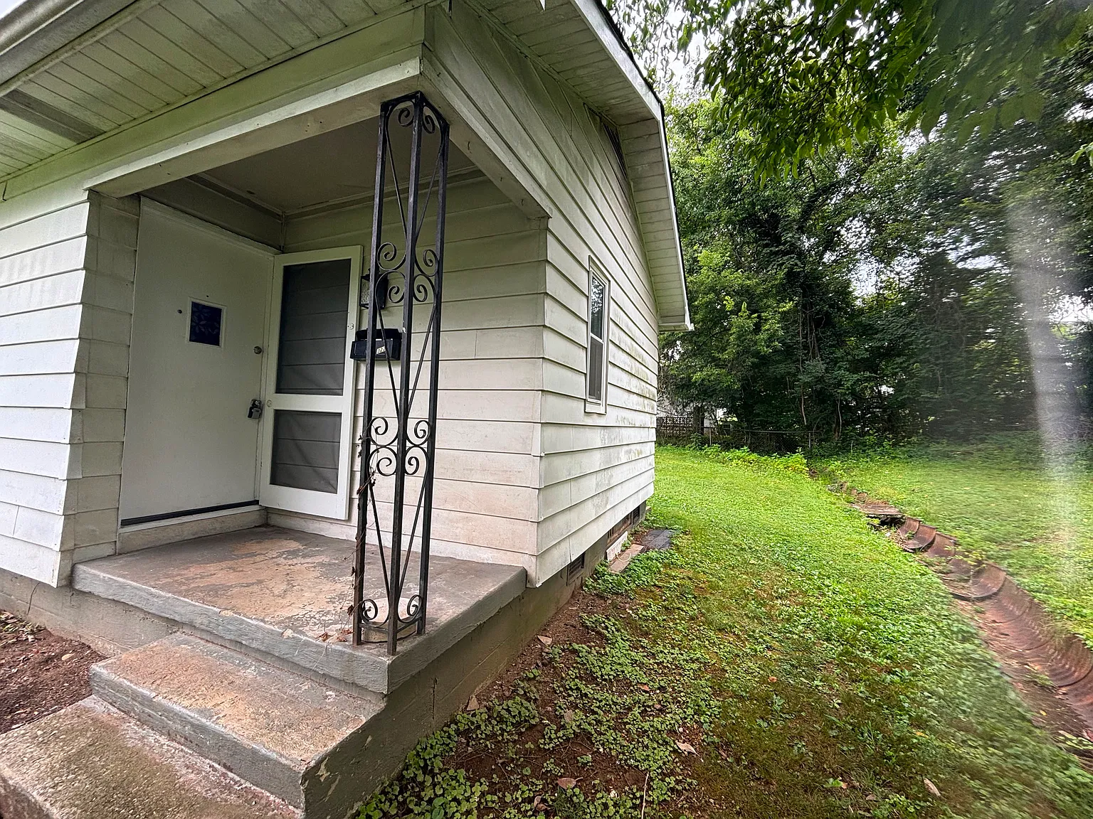 2 bed, 700 sqft, $1,250 — Photo 3