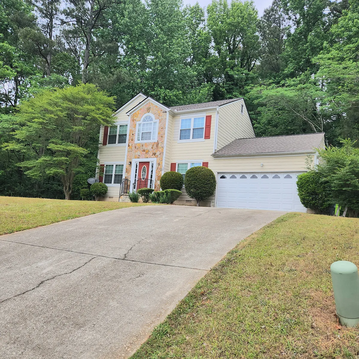 Building Photo - 800 Revena Dr